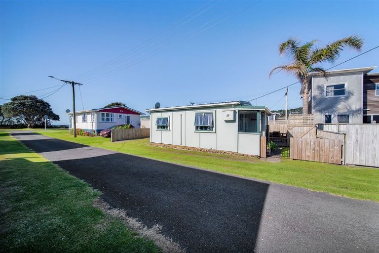 Photo of property in 59 Fifth Avenue, Urenui, 4377