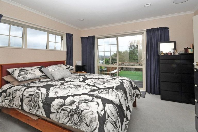 Photo of property in 5 Lorikeet Place, Unsworth Heights, Auckland, 0632