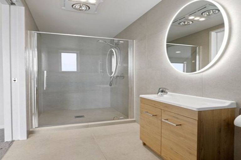 Photo of property in 13 Barrique Road, Kumeu, 0810