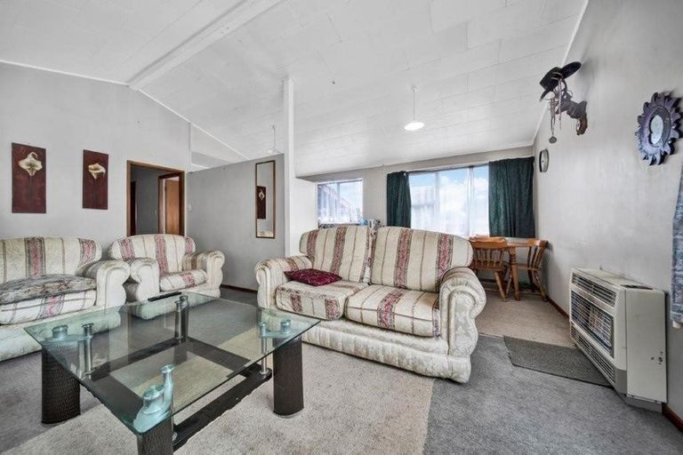 Photo of property in 39 Fairfield Road, Hawera, 4610
