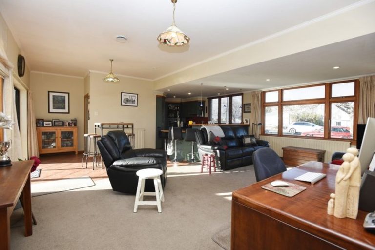 Photo of property in 32 Mary Street, Winton, 9720