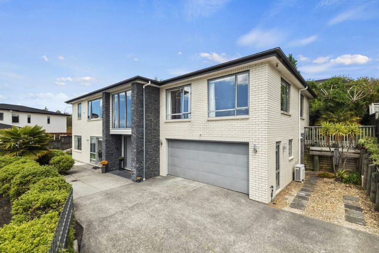 Photo of property in 21 Golden Morning Drive, Albany Heights, Auckland, 0632