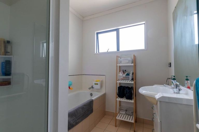 Photo of property in 1 Pyrite Street, Westgate, Auckland, 0614