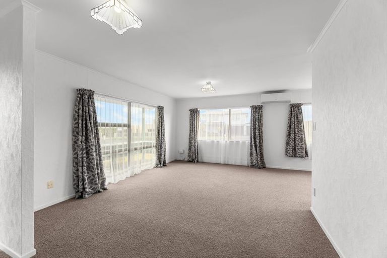 Photo of property in 1 Stella Drive, Clarks Beach, 2122