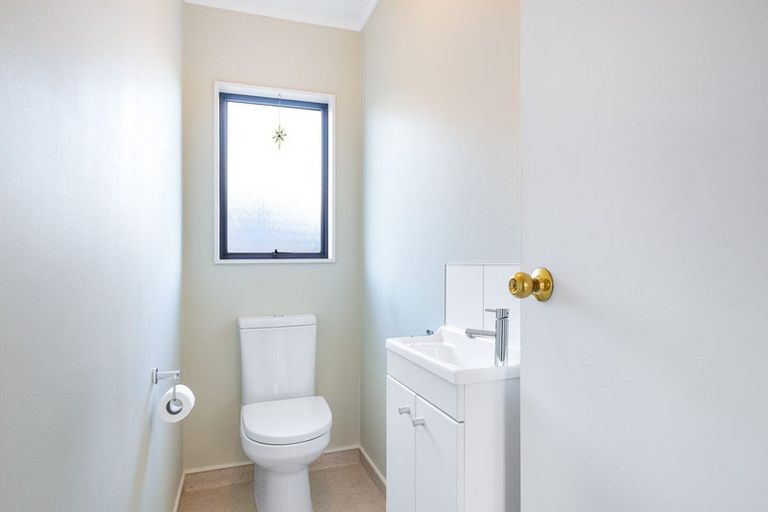 Photo of property in 5 Spackman Crescent, Paraparaumu, 5032