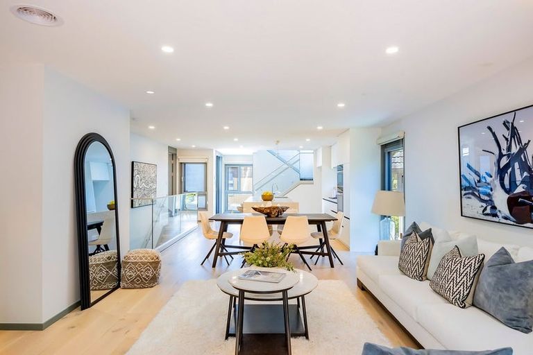 Photo of property in 48b Peter Terrace, Castor Bay, Auckland, 0620