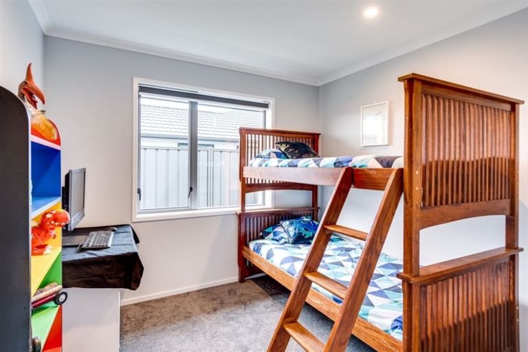 Photo of property in 24 Hurunui Drive, Te Awa, Napier, 4110