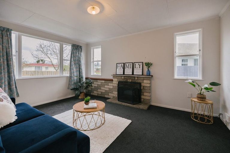 Photo of property in 25 Mokau Place, Terrace End, Palmerston North, 4410