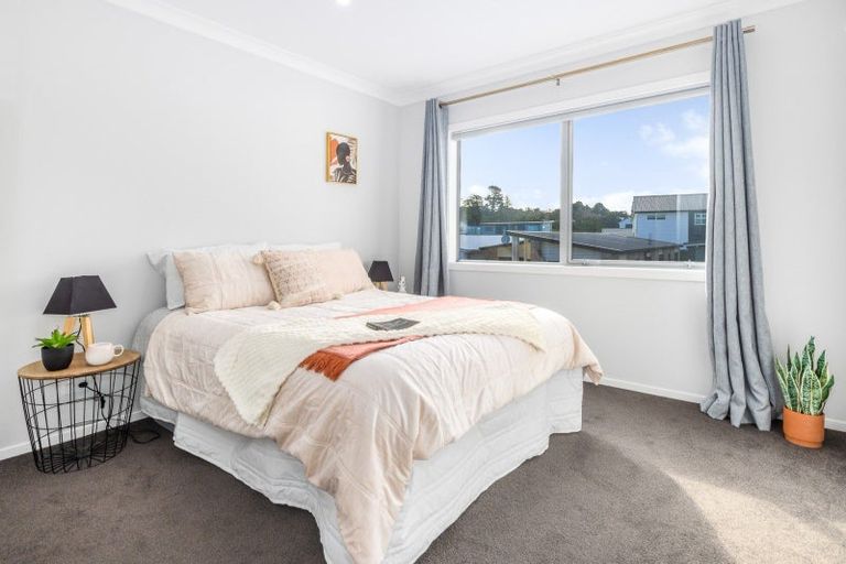 Photo of property in 8 Tieke Lane, Kenepuru, Porirua, 5022