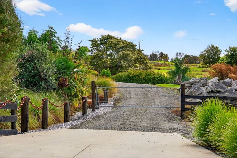 Photo of property in 252 Oneriri Road, Kaiwaka, 0573