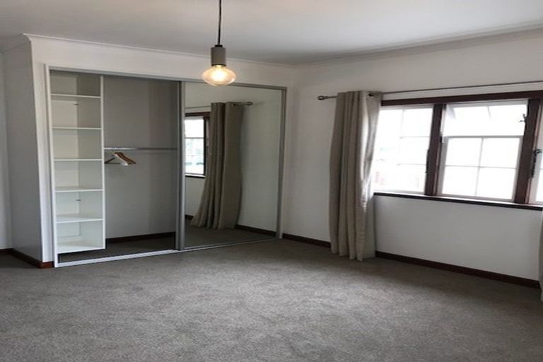 Photo of property in 6 Wayside, Miramar, Wellington, 6022