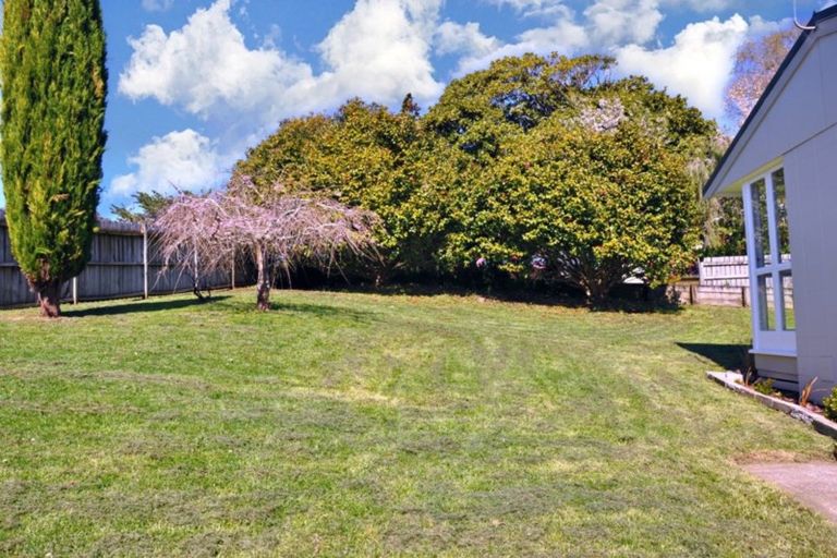 Photo of property in 1 Tawa Place, Waiuku, 2123