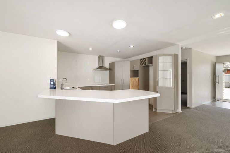 Photo of property in 8 Owhatiura Drive, Lynmore, Rotorua, 3010