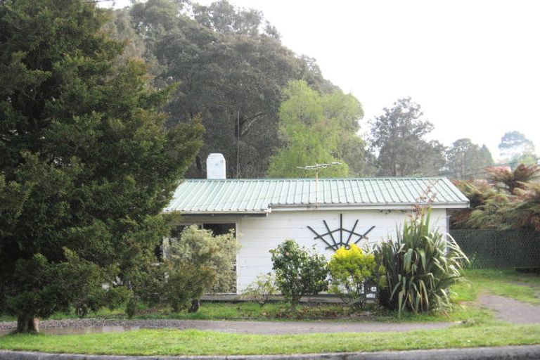 Photo of property in 11a Bellvue Road, Kawaha Point, Rotorua, 3010