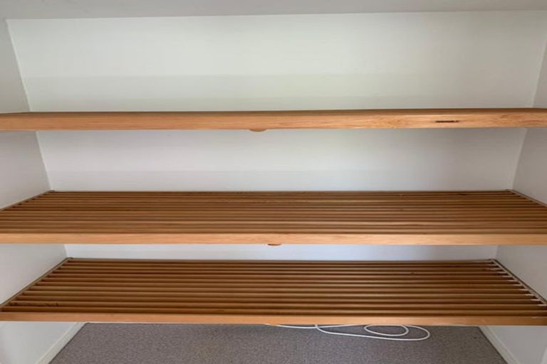 Photo of property in 15a Kellsmere Crescent, Island Bay, Wellington, 6023