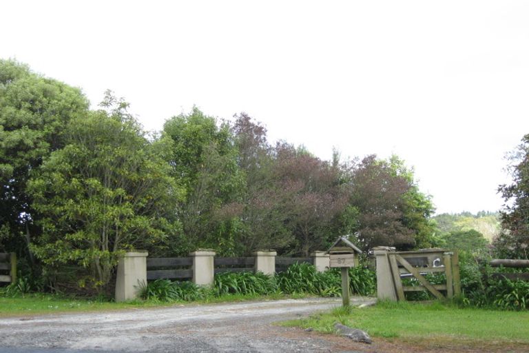 Photo of property in 87 Tawa Road, Kumeu, 0891