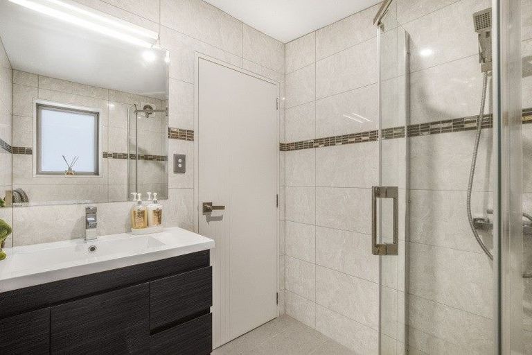 Photo of property in 12-14 Clevedon Road, Papakura, 2110