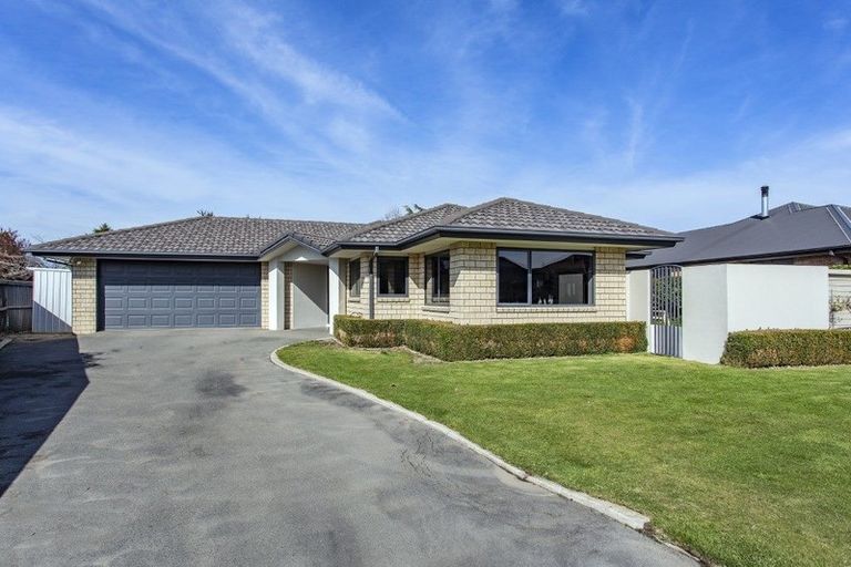 Photo of property in 16 Taunton Place, Rangiora, 7400
