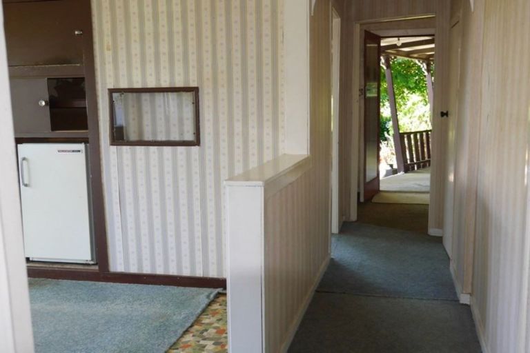 Photo of property in 466 South Road, Omata, New Plymouth, 4374