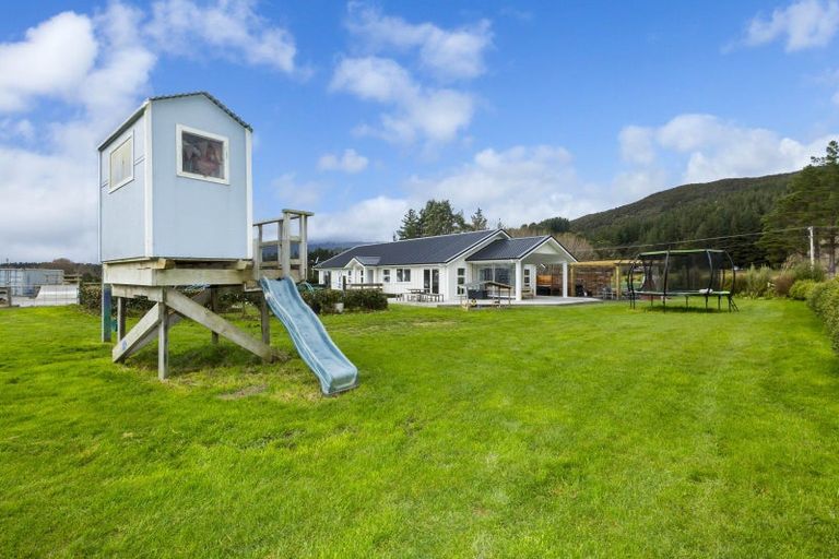 Photo of property in 420 Katherine Mansfield Drive, Blue Mountains, Upper Hutt, 5371
