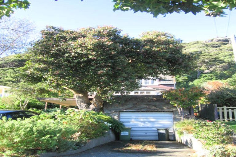 Photo of property in 18 Mahoe Street, Eastbourne, Lower Hutt, 5013