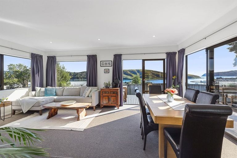 Photo of property in 4 Kiriwai Road, Paremata, Porirua, 5024