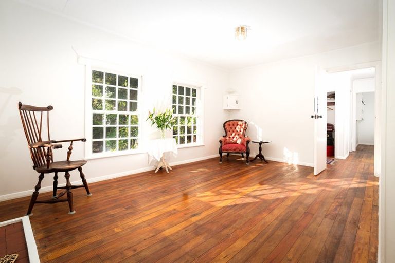 Photo of property in 134 Wellington Road, Paekakariki, 5034