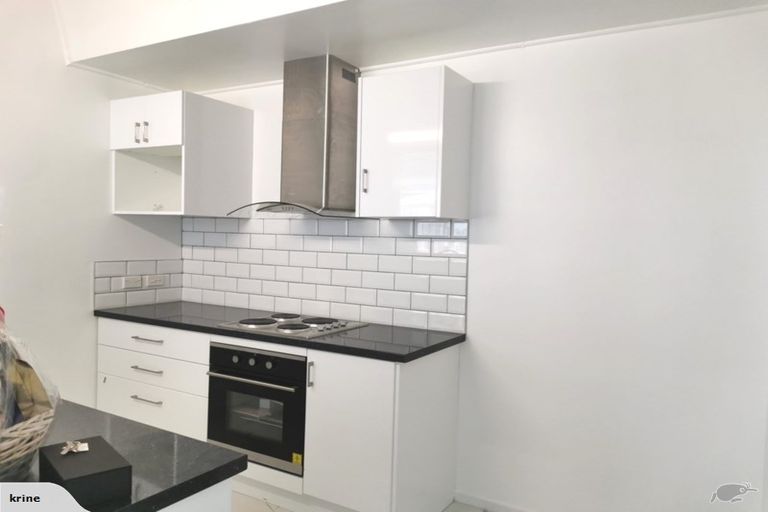 Photo of property in 35 Hanson Grove, Stokes Valley, Lower Hutt, 5019