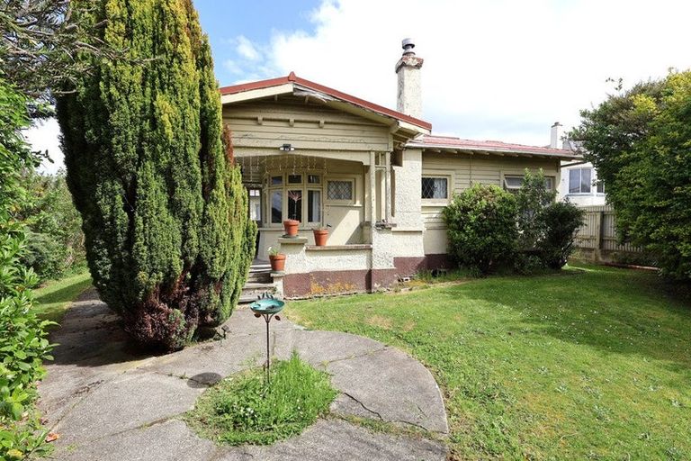 Photo of property in 23 Nichol Street, Heidelberg, Invercargill, 9812