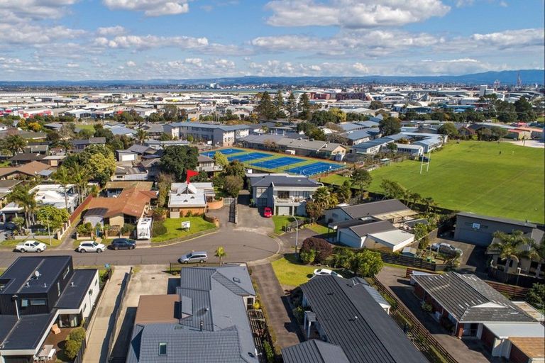 Photo of property in 37 Waitui Grove, Mount Maunganui, 3116