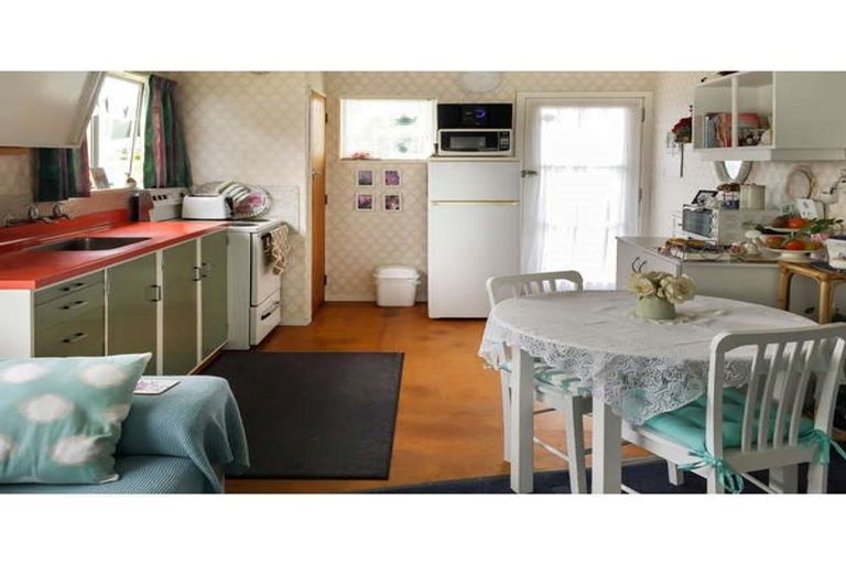 Photo of property in 67 Koputara Road, Himatangi Beach, Foxton, 4891