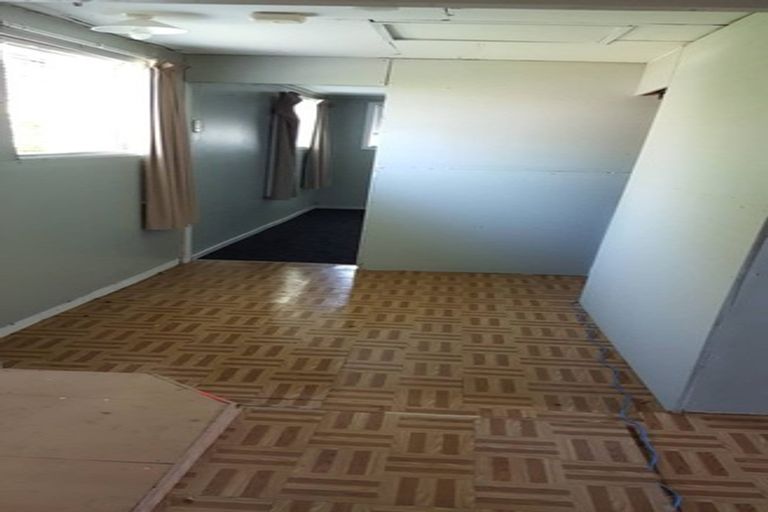 Photo of property in 2/45 College Road, Northcote, Auckland, 0627