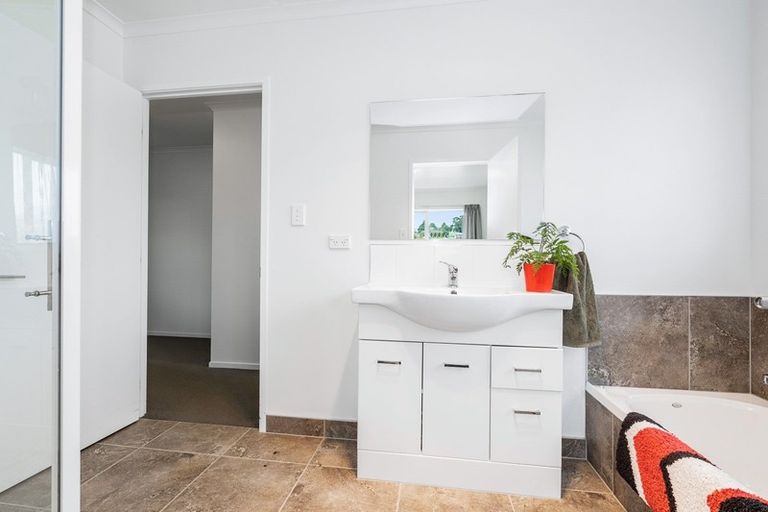 Photo of property in 72 Ridgeway Drive, Te Kamo, Whangarei, 0112