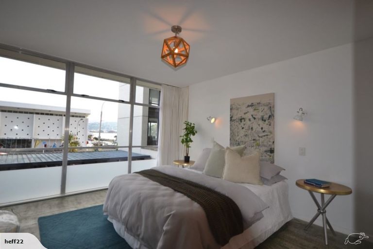 Photo of property in Dorchester Apartments, 144 Oriental Parade, Oriental Bay, Wellington, 6011