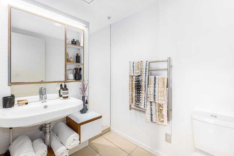 Photo of property in Piermont Apartments, 6f/82 Cable Street, Te Aro, Wellington, 6011