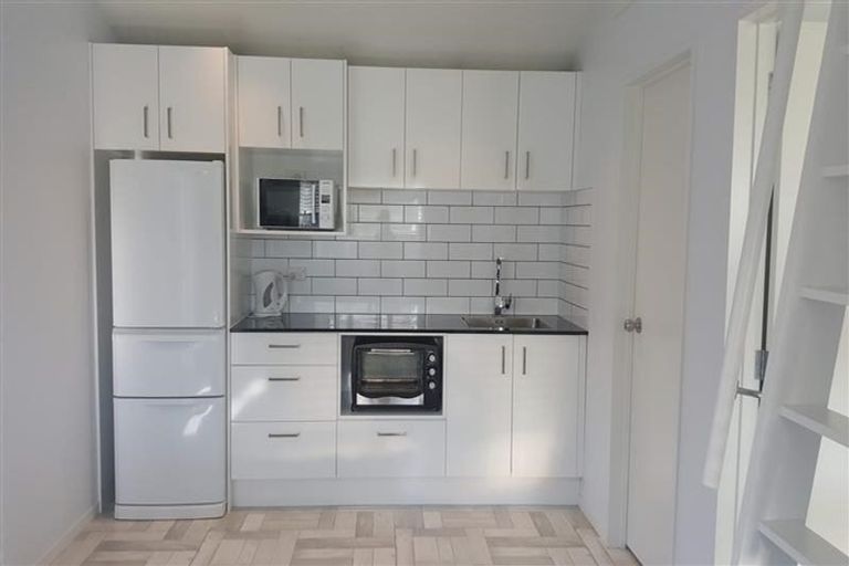 Photo of property in 54e Birkdale Road, Birkdale, Auckland, 0626