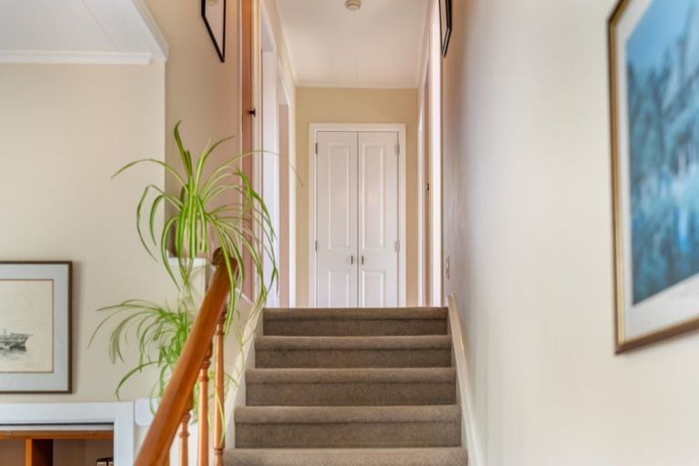 Photo of property in 9 Chichester Drive, Pinehaven, Upper Hutt, 5019