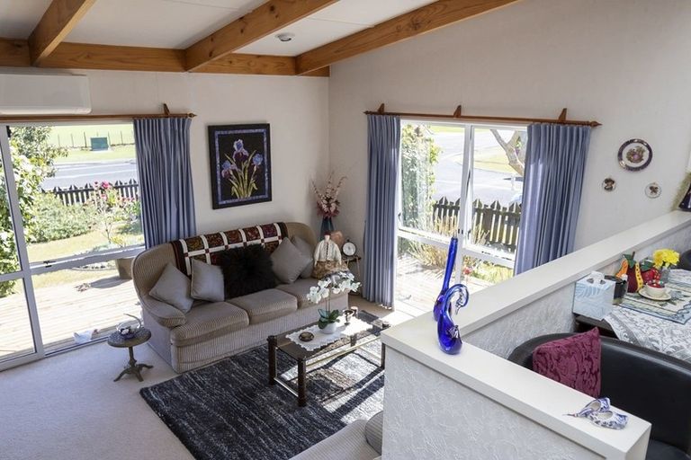 Photo of property in 1 Ohinemuri Place, Paeroa, 3600