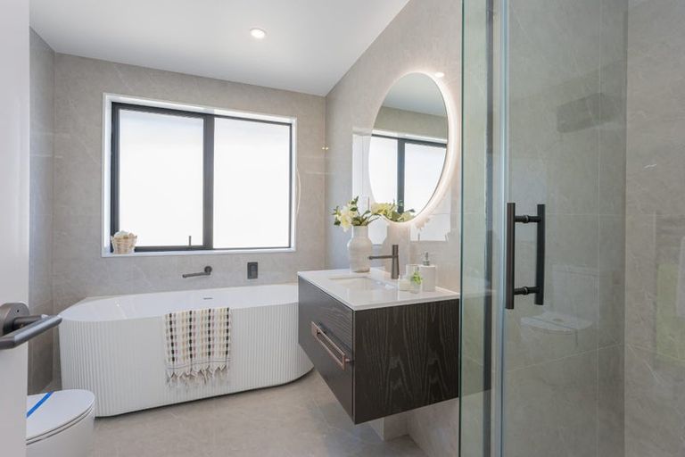 Photo of property in 15 Dulcie Way, Orewa, 0931