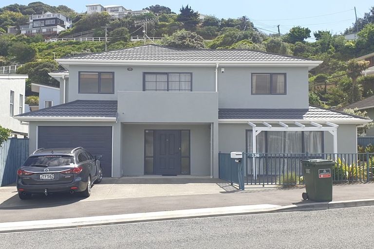 Photo of property in 136 Queens Drive, Lyall Bay, Wellington, 6022