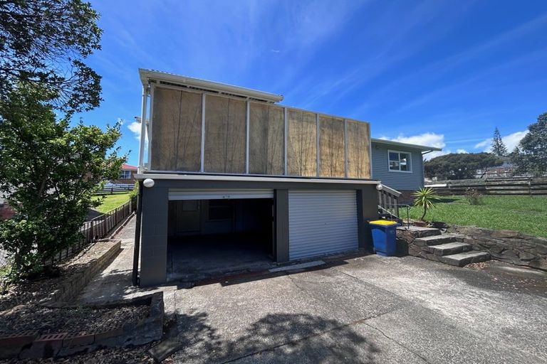 Photo of property in 39 Diana Drive, Glenfield, Auckland, 0627