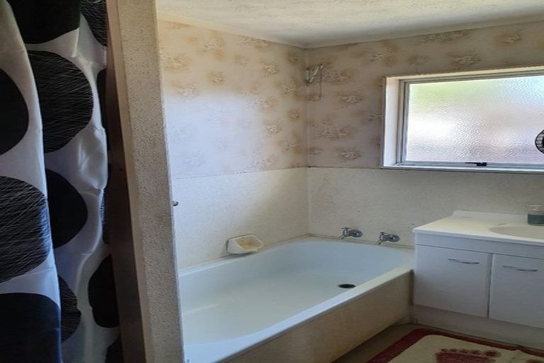 Photo of property in 2/13 Berwyn Avenue, Takanini, 2112