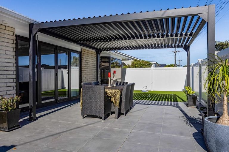 Photo of property in 1/27 Whiteley Street, Moturoa, New Plymouth, 4310