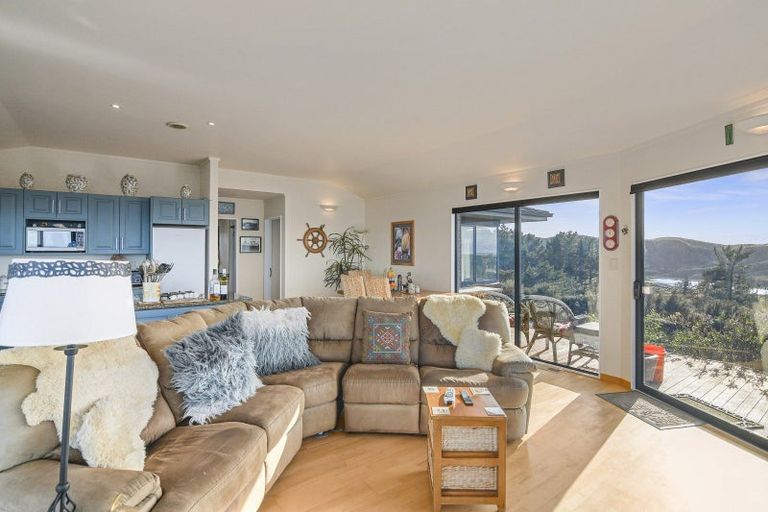 Photo of property in 51 Wharariki Road, Puponga, Collingwood, 7073