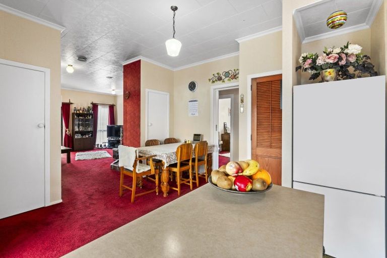 Photo of property in 12 Dunn Street, Egmont Village, 4372