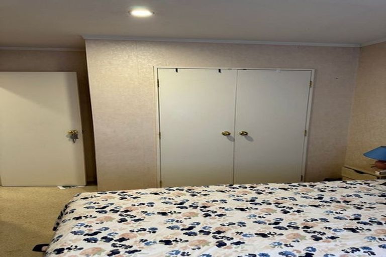 Photo of property in 1/36 De Havilland Drive, Goodwood Heights, Auckland, 2105