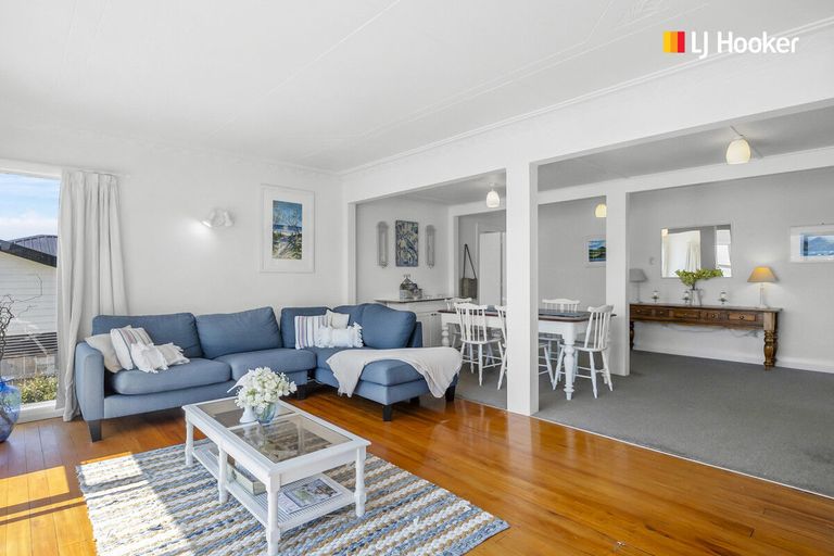 Photo of property in 35 Oxley Crescent, Broad Bay, Dunedin, 9014