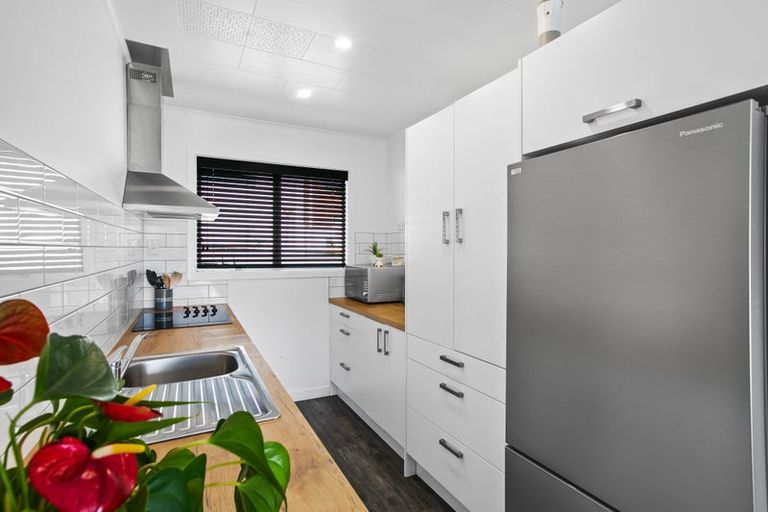 Photo of property in 76b Eliot Street, New Plymouth, 4310