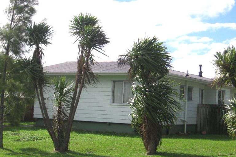 Photo of property in 11 Solea Road, Sunnyvale, Auckland, 0612