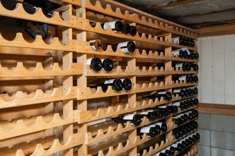 Photo of property in 11 Lawrence Road, Hospital Hill, Napier, 4110